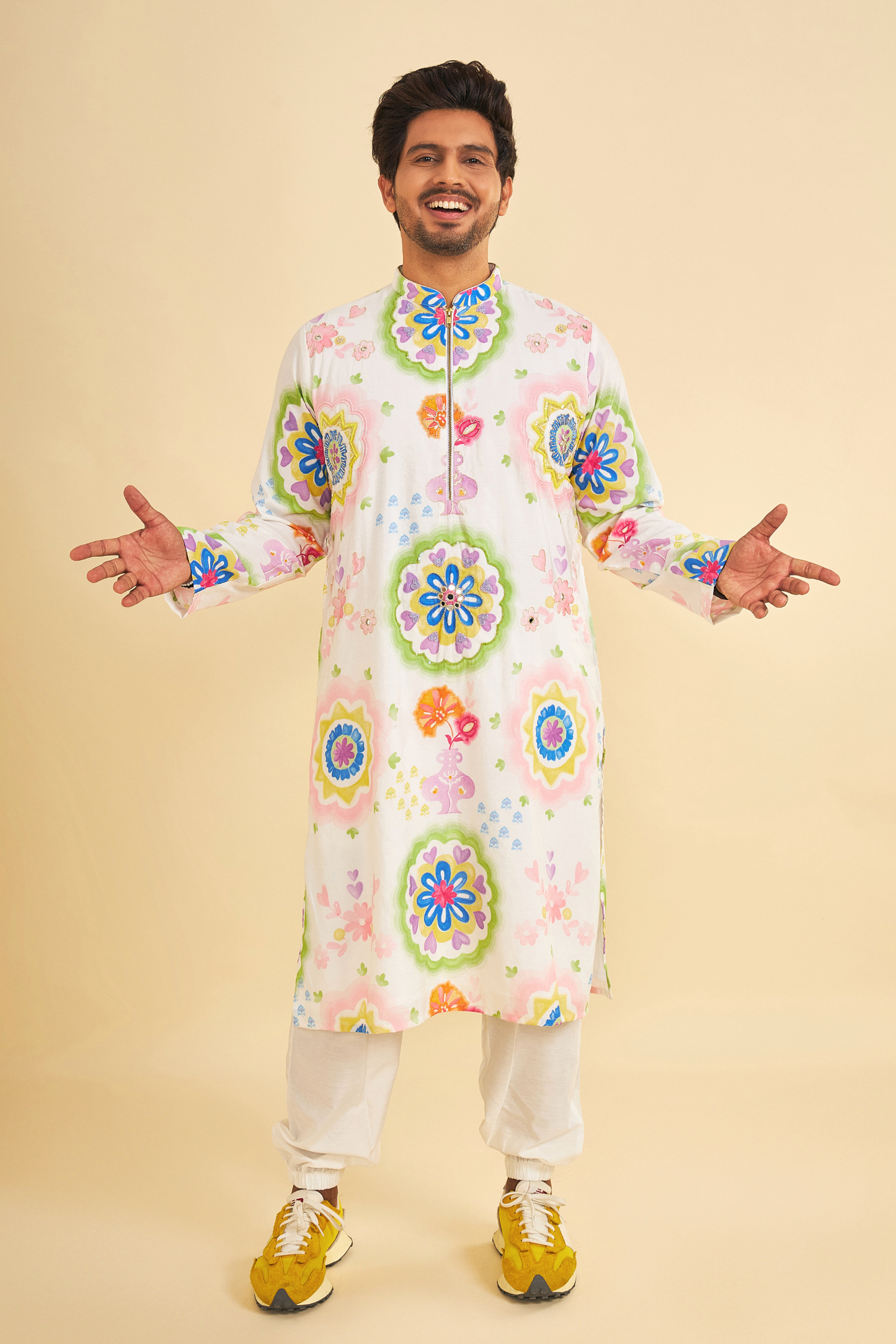 Mae Embroidered Men's Kurta and Pant ( Set of 2 Pcs)