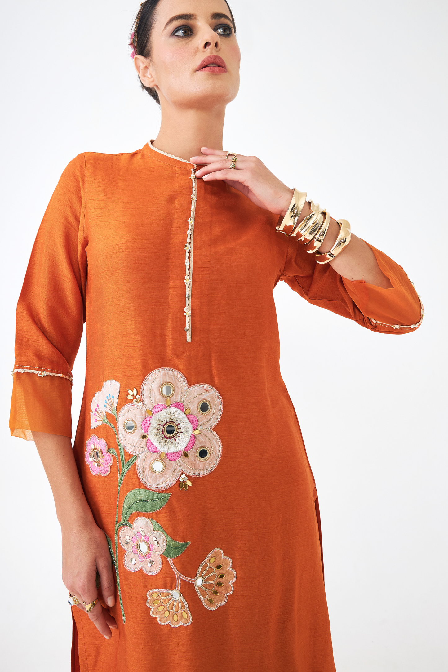 Riva Ladies Embellished Kurta With Narrow Fit Trousers (Set of 3 Pcs)