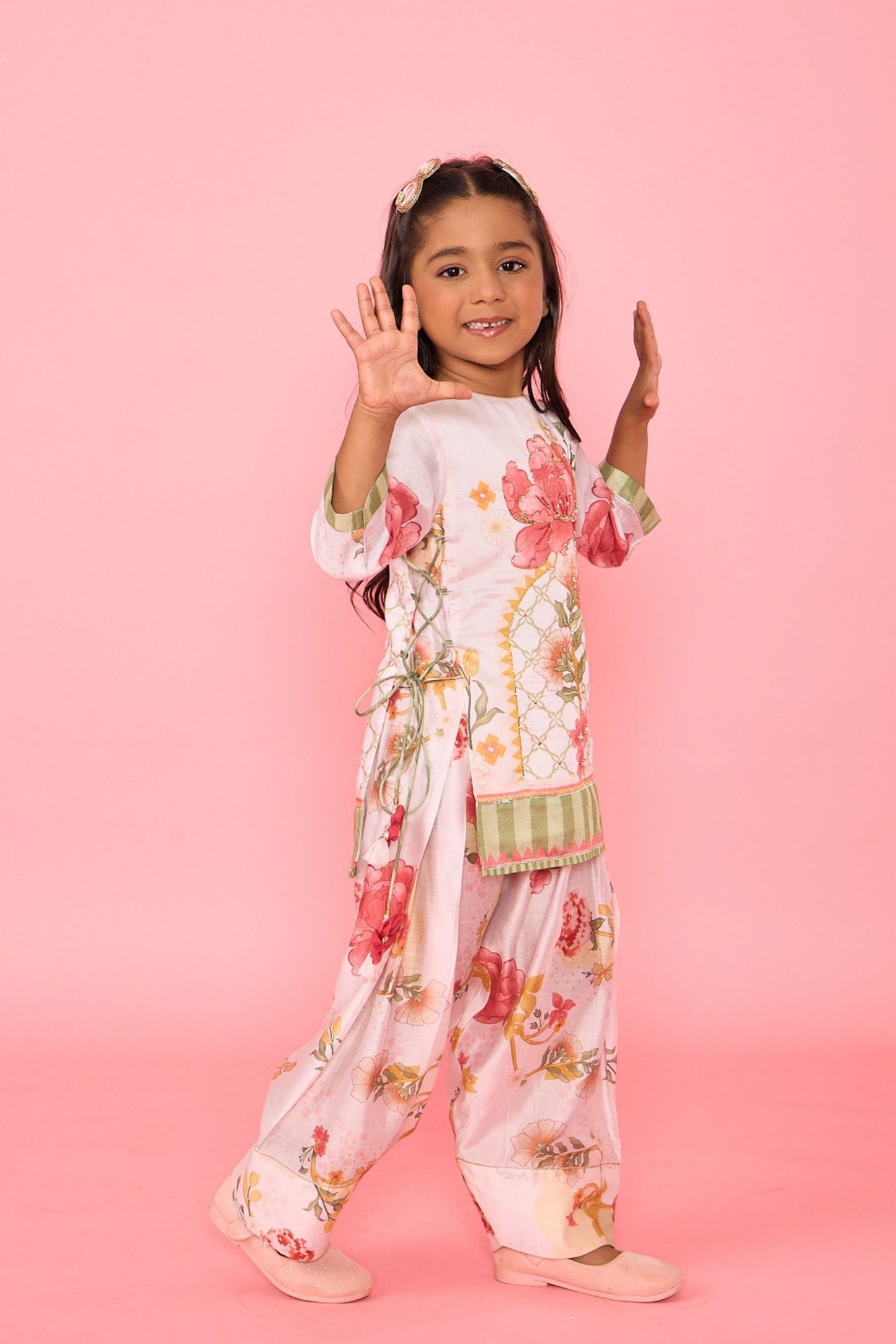 White Makrana Girls Embellished 3/4th Sleeves Tunic With Wide Trouser Coord( 2 Pc Set)