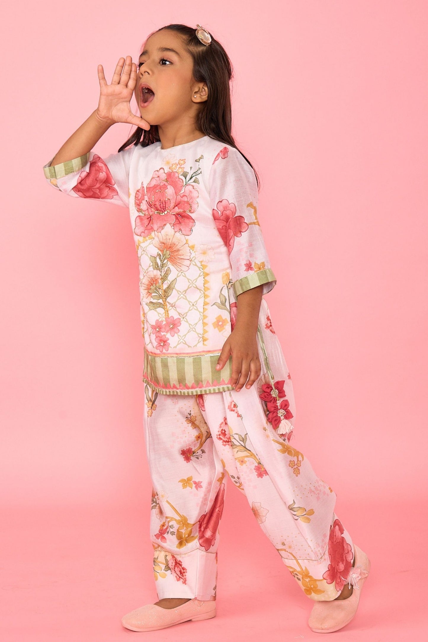 White Makrana Girls Embellished 3/4th Sleeves Tunic With Wide Trouser Coord( 2 Pc Set)