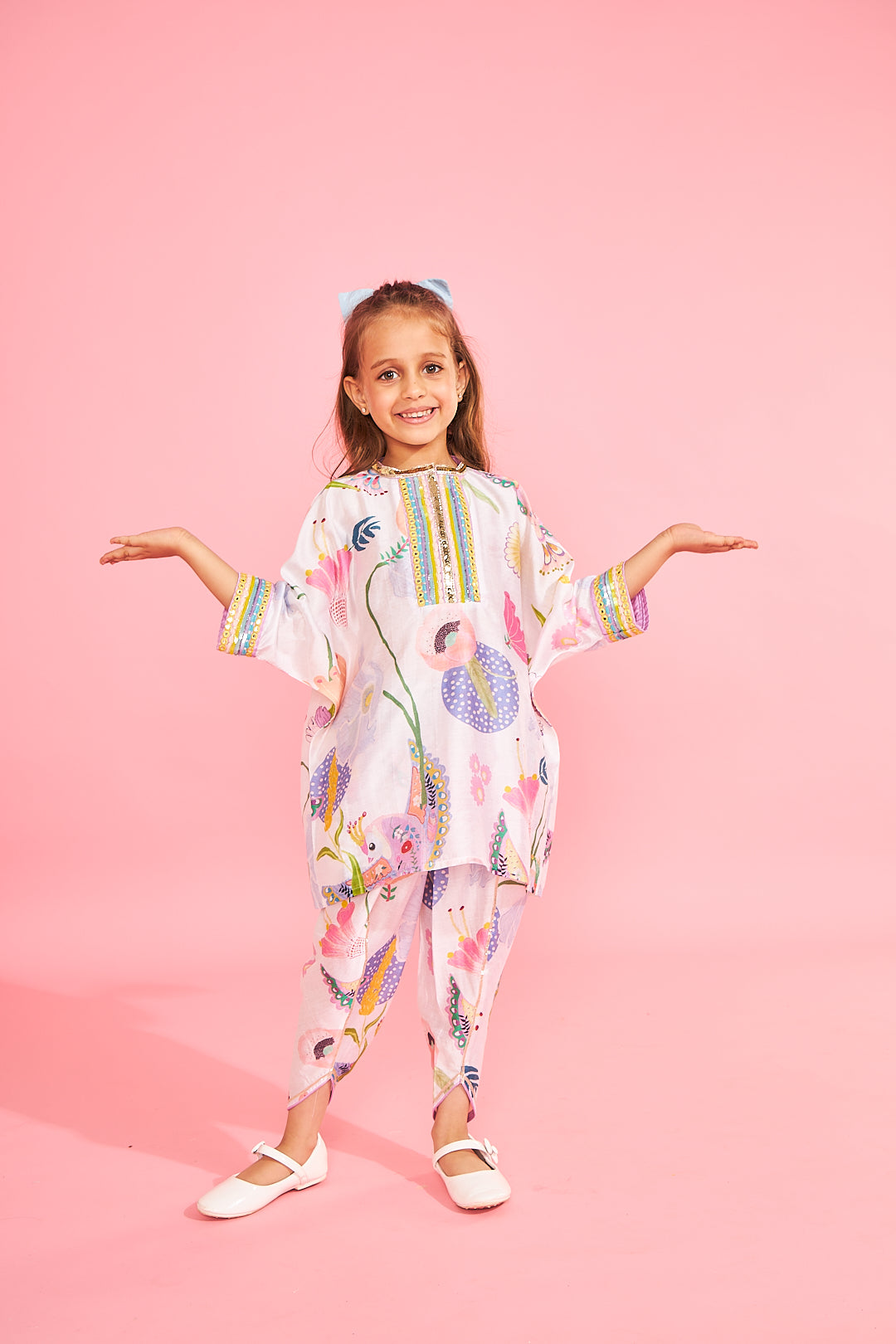 White Bloom Embellished Girls Tunic With Pants (Set Of 2)