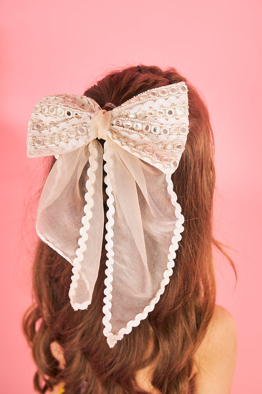 THEA WHITE EMBELLISHED BOW CLIP (on kids)