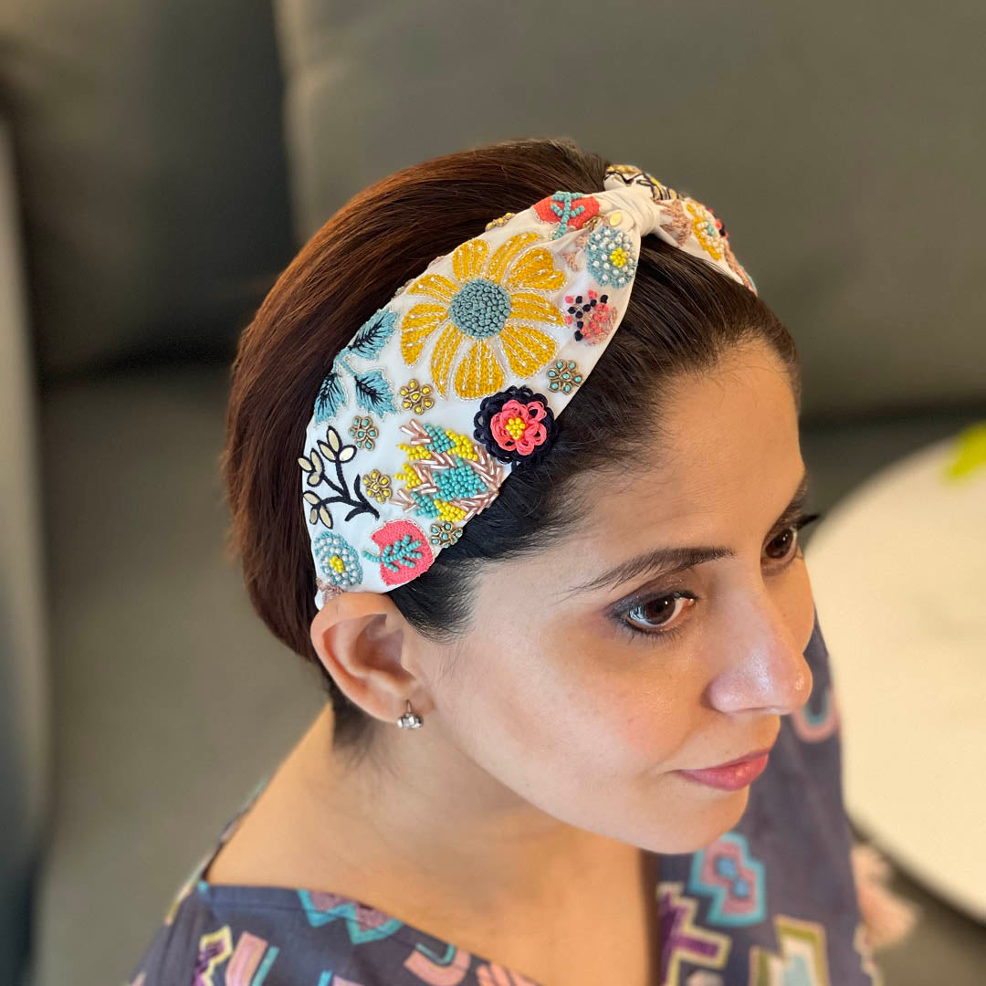 Aria Off White Embroidered Headband (Joey & Pooh X Payal Singhal)